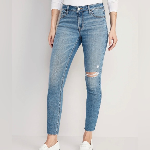 Old Navy Mid-Rise Rockstar Super-Skinny Ripped Cut-Off Ankle Jeans for Women - Picture 2 of 7